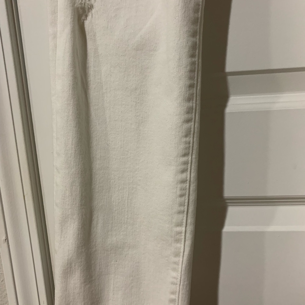 White Distressed Straight Leg Jeans Size 28 Mid Rise Raw Hem NWT - Picture 7 of 11